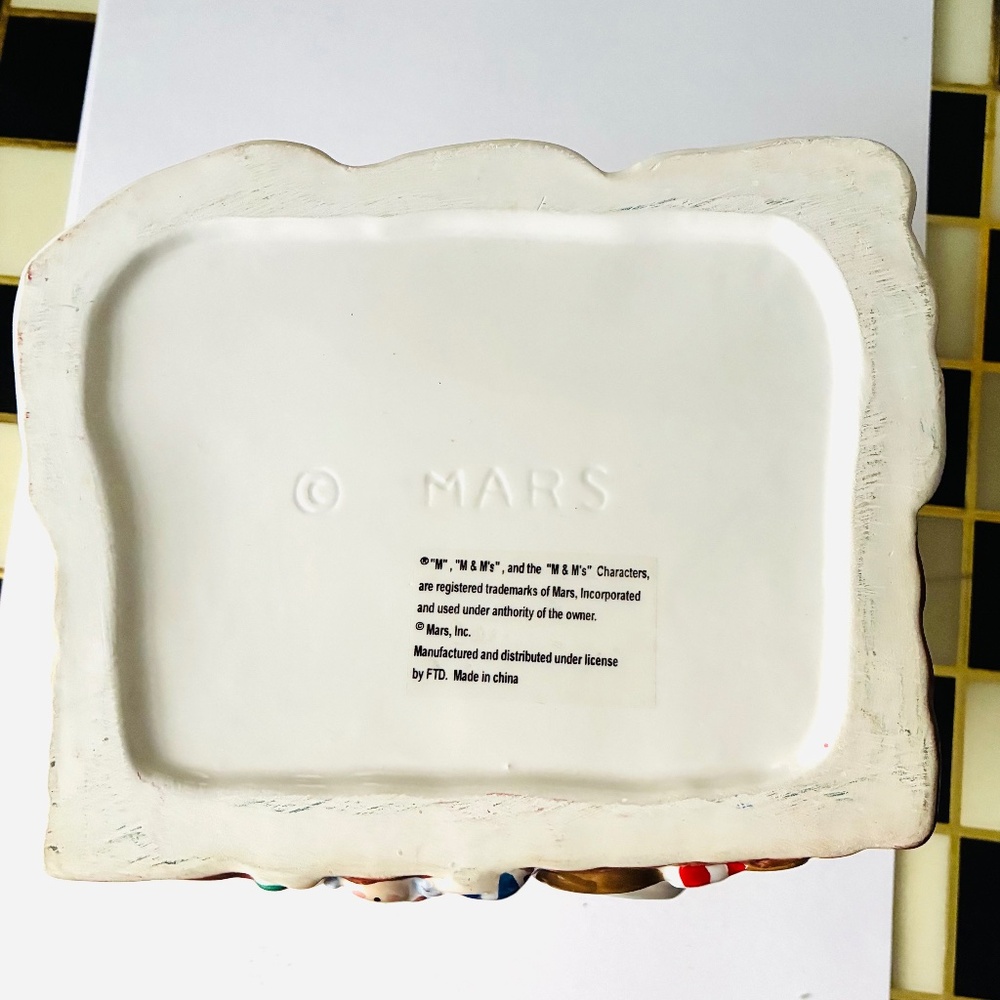 M&Ms Ceramic Christmas Container - Picture 5 of 7